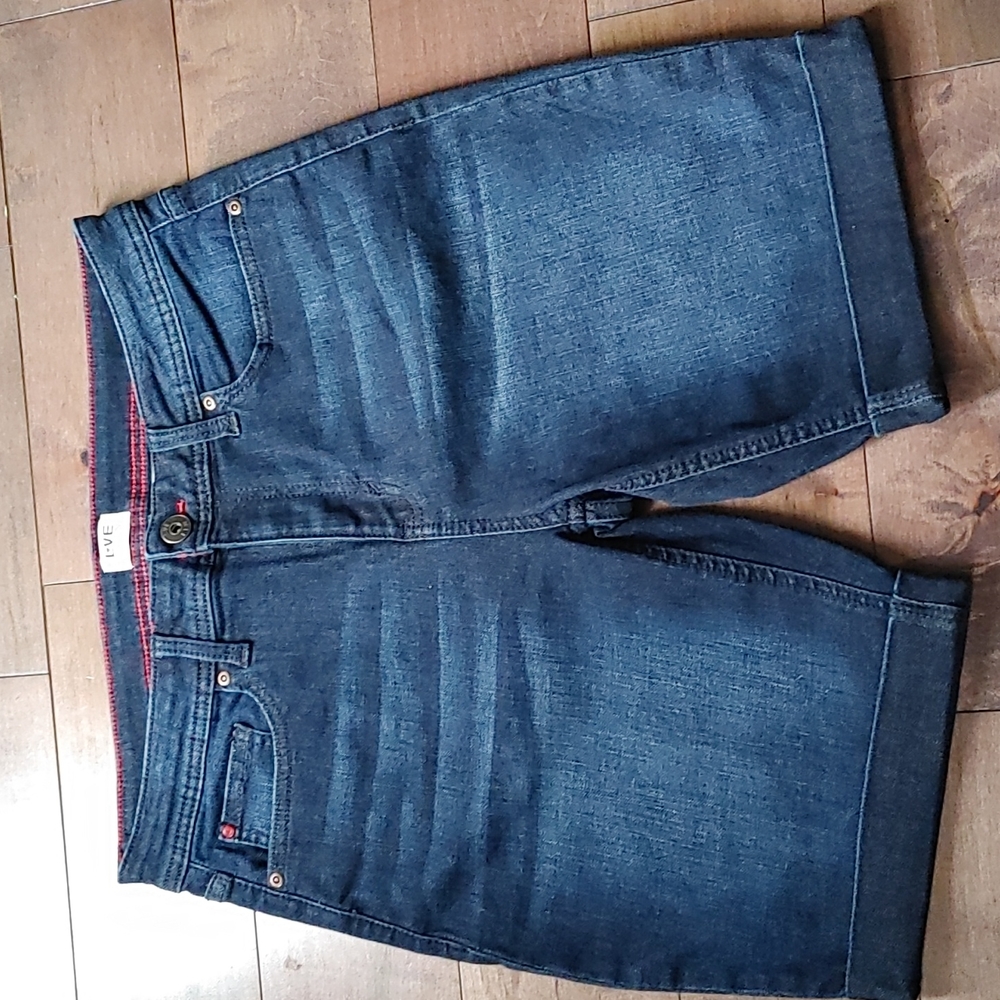 Love Ellen Degeneres Short jeans New without tags size 10 Stretch fabric
